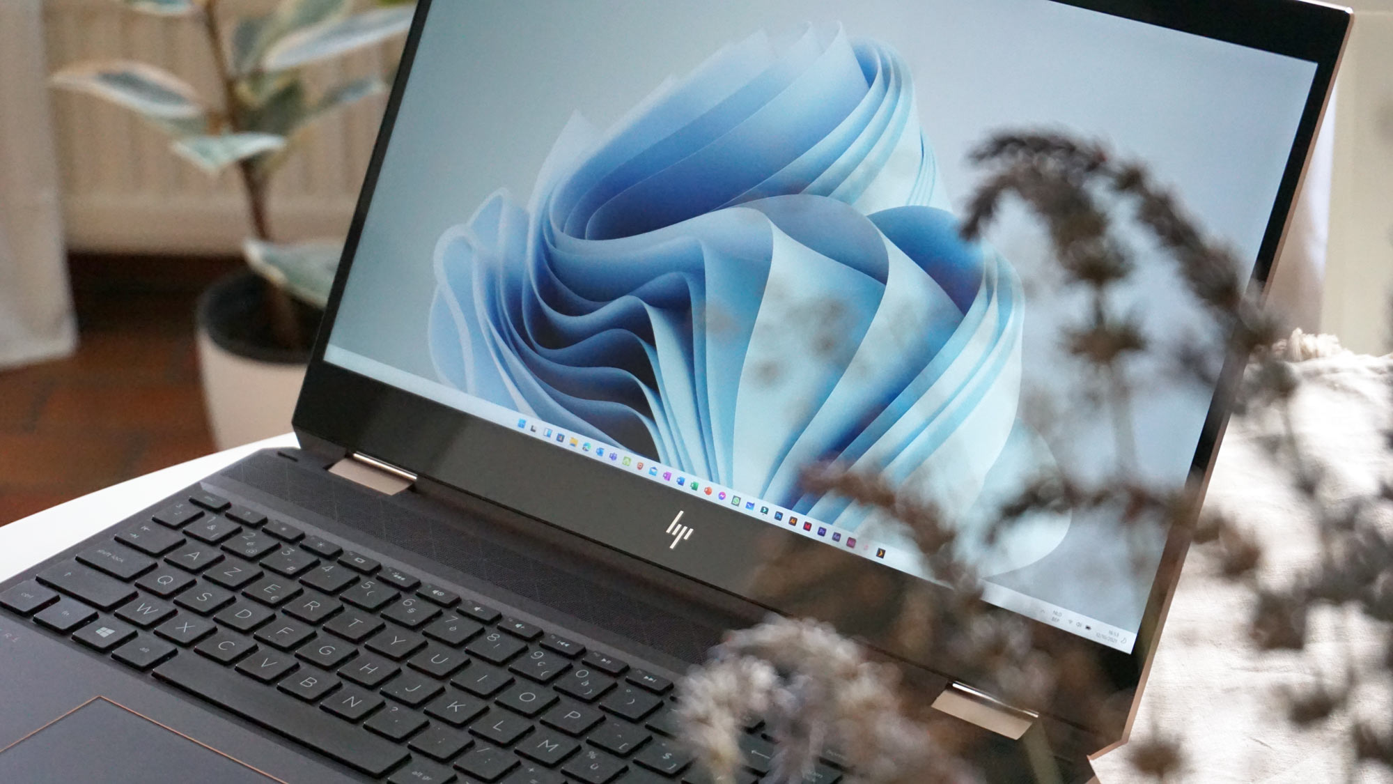 Windows 11 screenshot on laptop HP Spectre X360